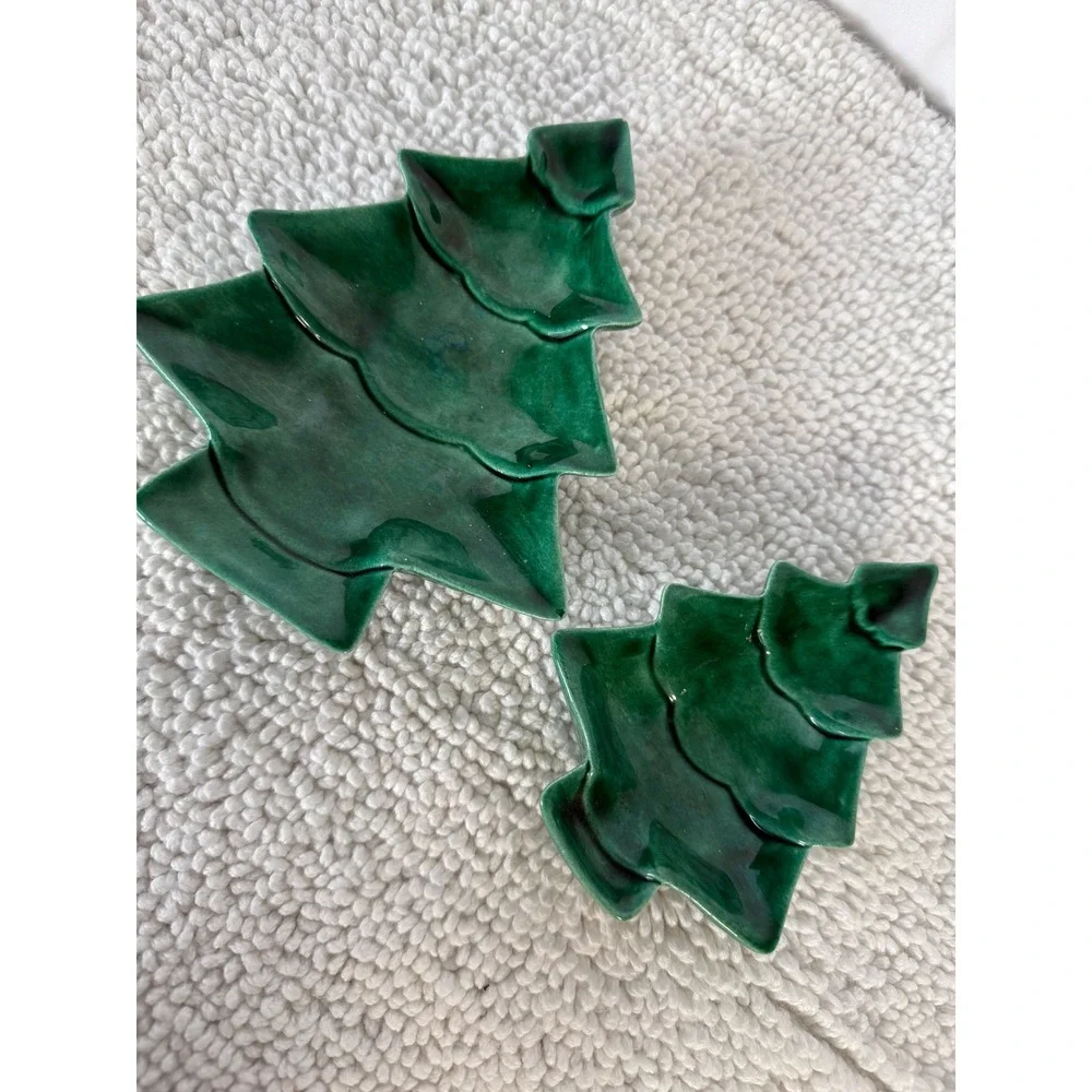 VTG 1976 Set of 2 Nesting Christmas Trees Green‎ Ceramic